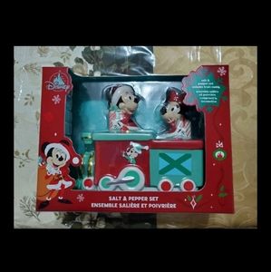 Disney Salt and Pepper Train Holiday